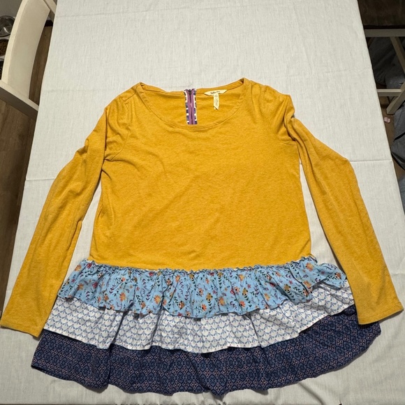 yellow long sleeve woman shirt with floral design bottom area brand Matilda Jane - Picture 1 of 6